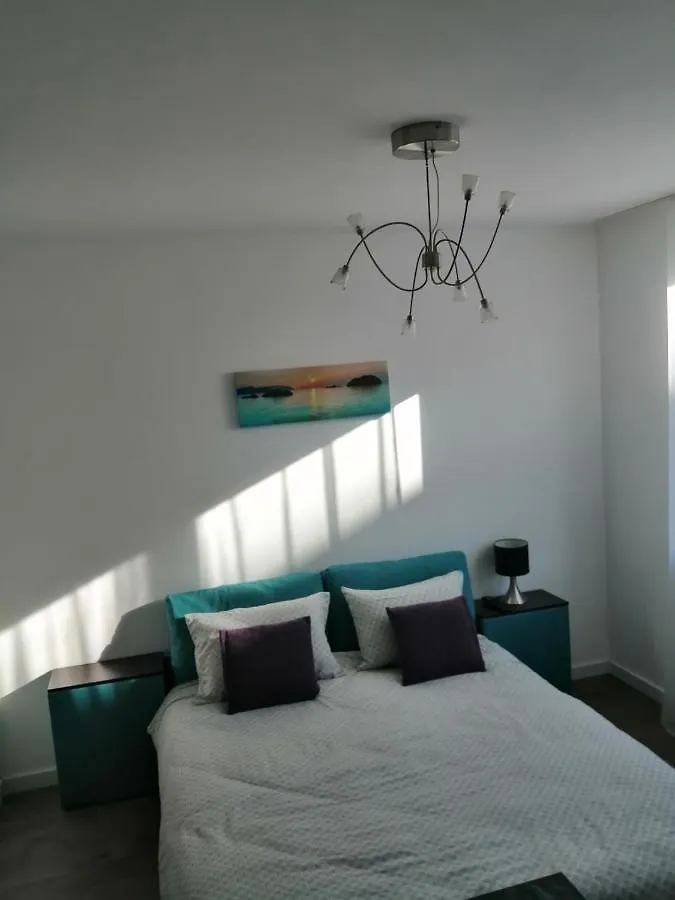Чудова, Стильна Студія Біля Вднг Kijev Apartman